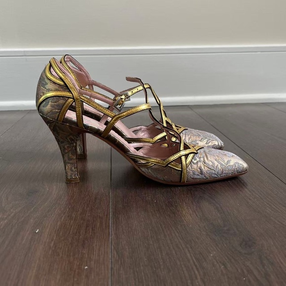 VTG PRADA Brocade Gold Heels 7 - Picture 5 of 8